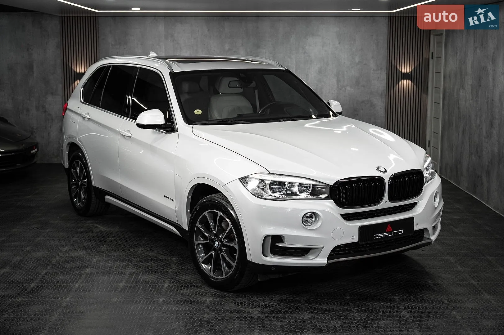 2017 BMW X5 - мініатюра 3
