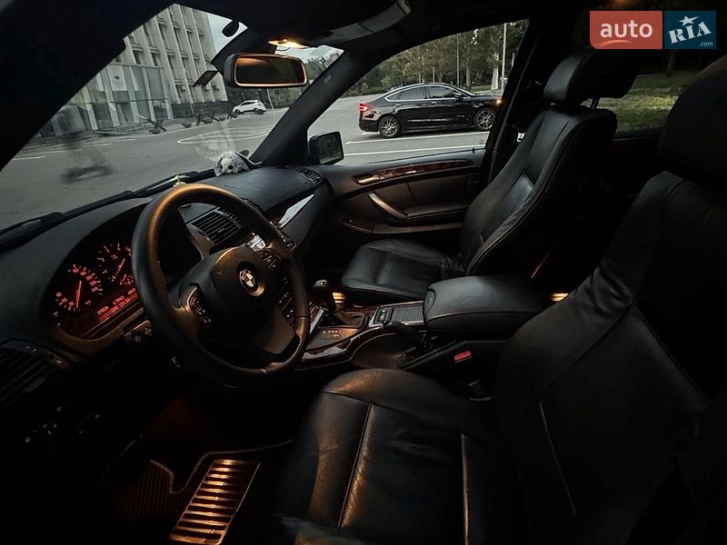 Внедорожник / Кроссовер BMW X5 2005 в Одессе