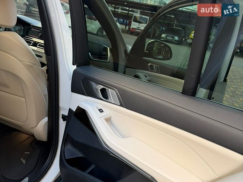 Внедорожник / Кроссовер BMW X5 2020 в Одессе