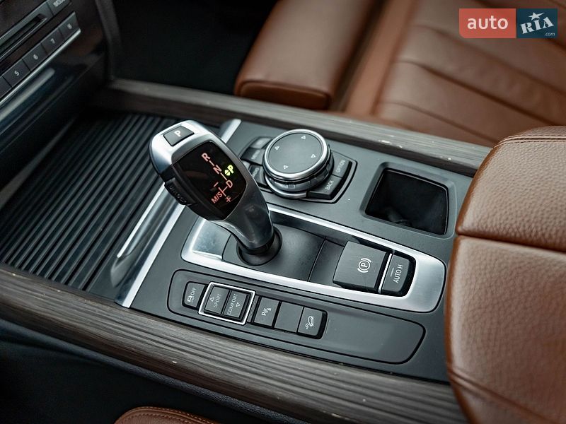 Внедорожник / Кроссовер BMW X5 2015 в Киеве
