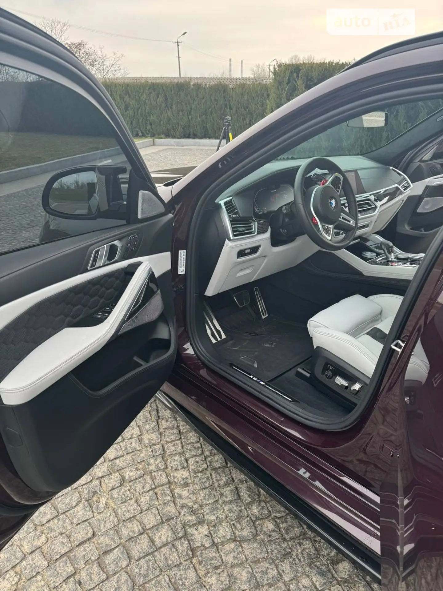 2022 BMW X6 M - мініатюра 11