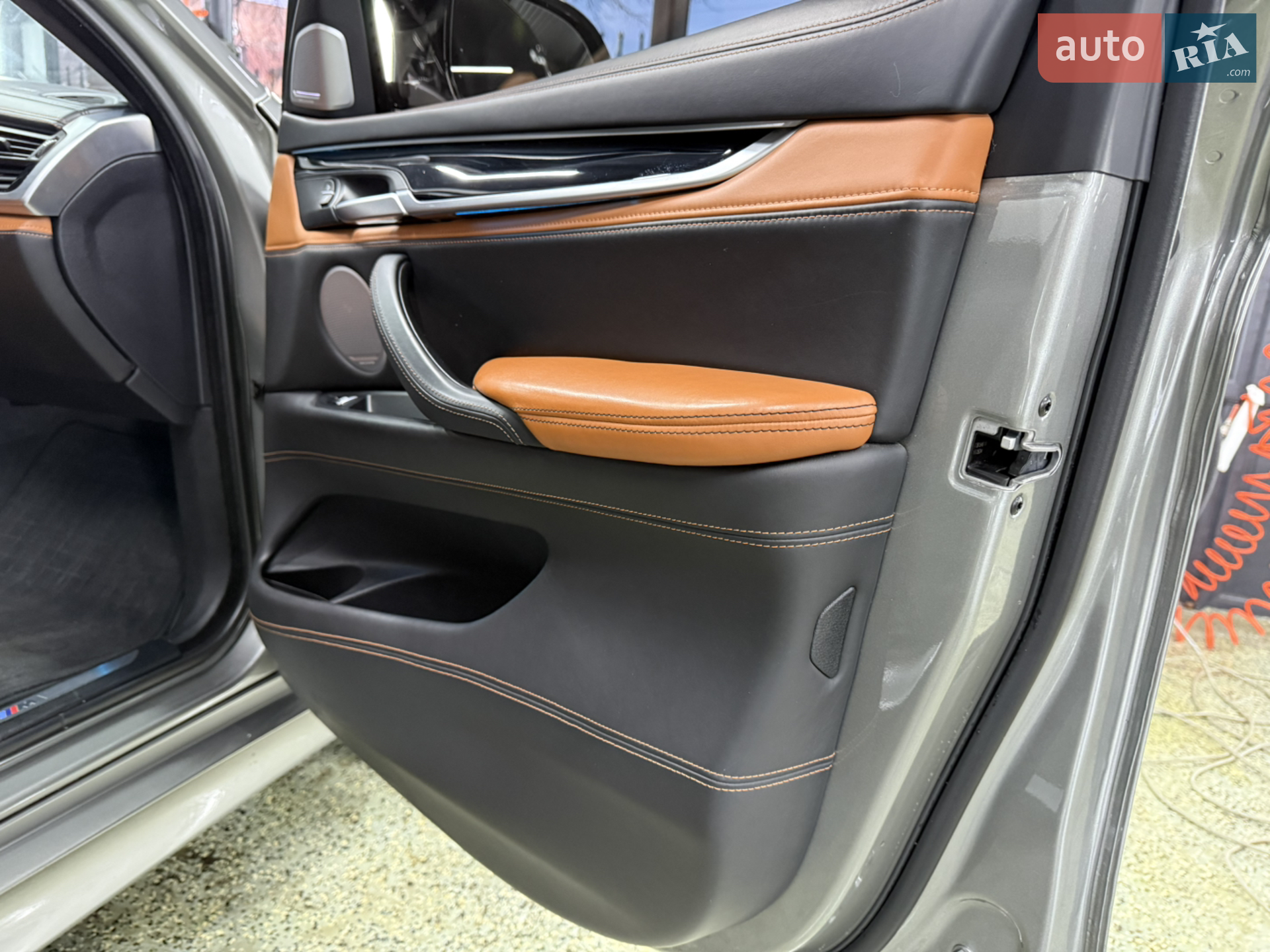 BMW X6 M 2016 VIN WBSKW810500P69185 фото оголошення 37 з 54