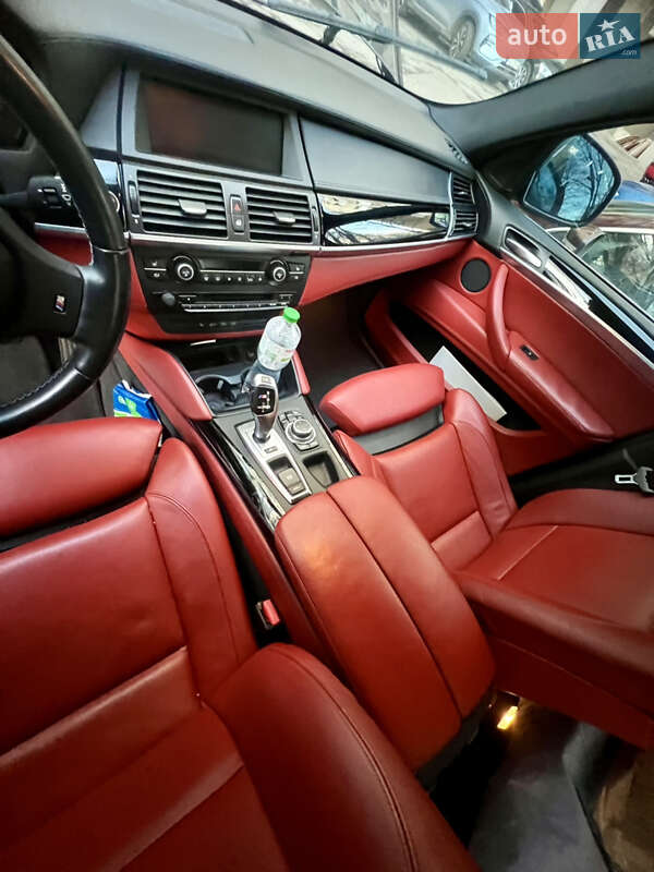 Внедорожник / Кроссовер BMW X6 M 2011 в Киеве