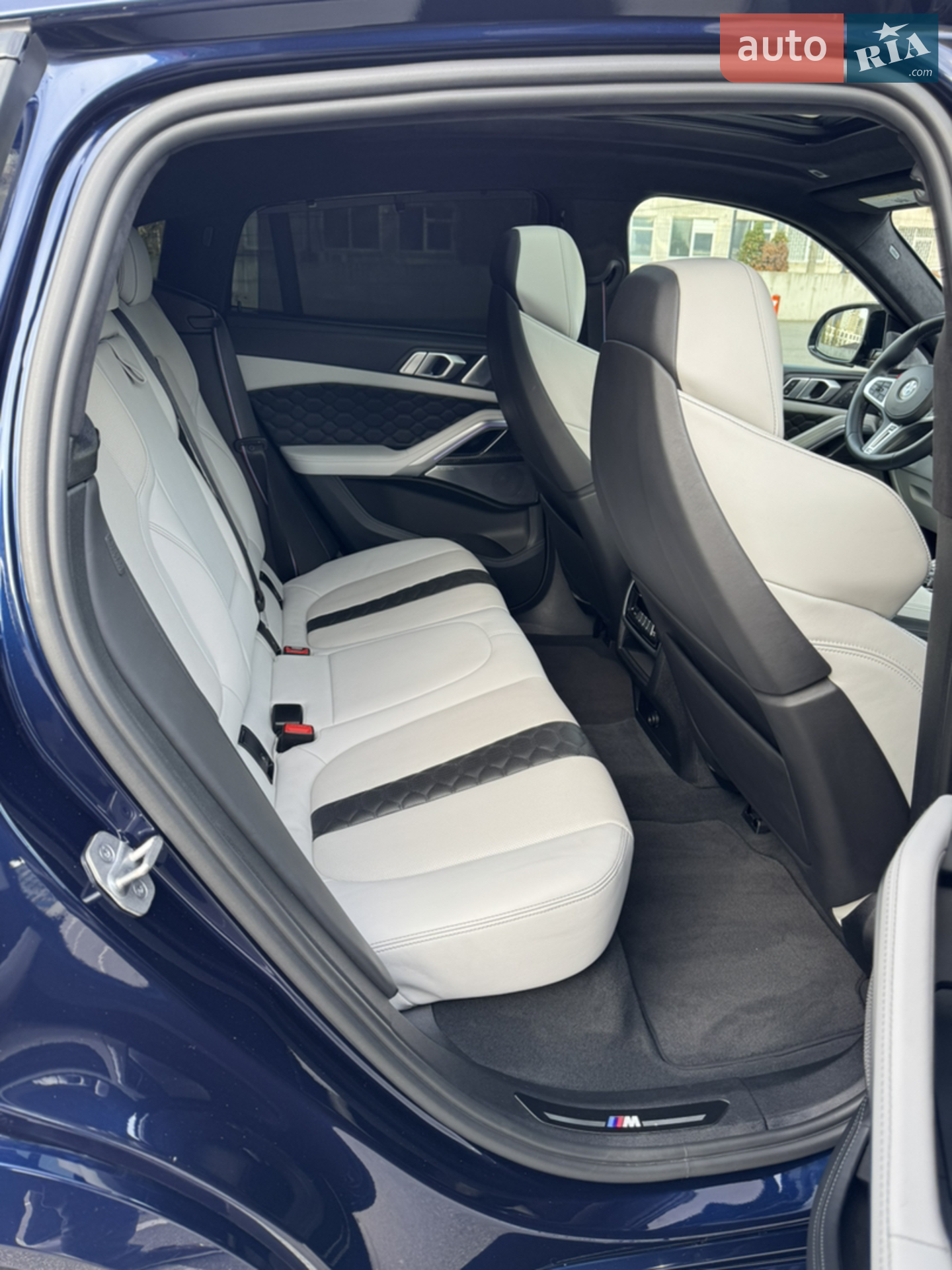 2021 BMW X6 M - мініатюра 26