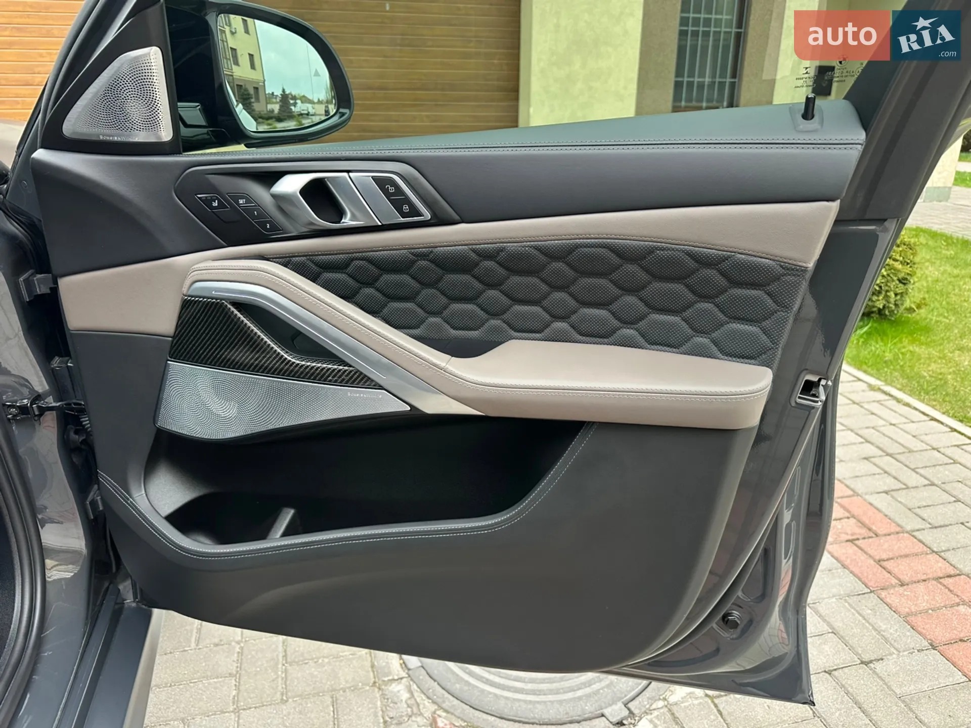 2022 BMW X6 M - мініатюра 16