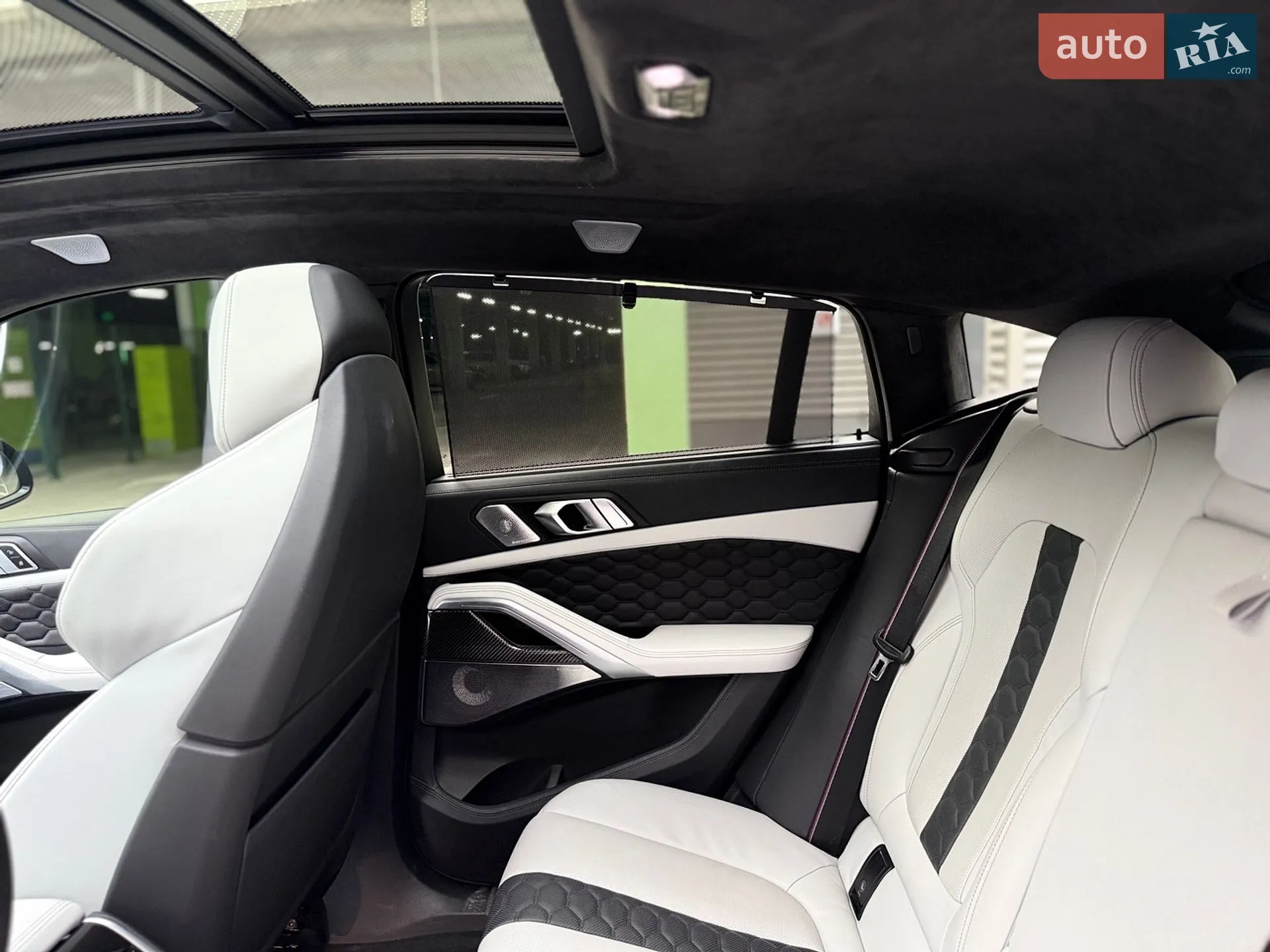 2022 BMW X6 M - мініатюра 11