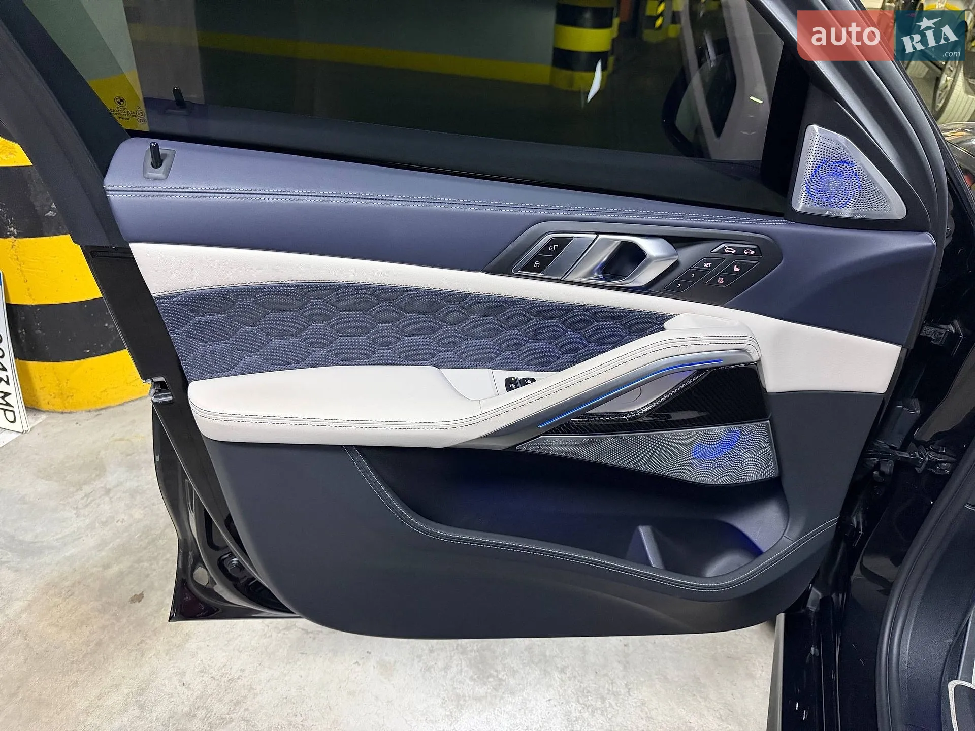 2022 BMW X6 M - мініатюра 42