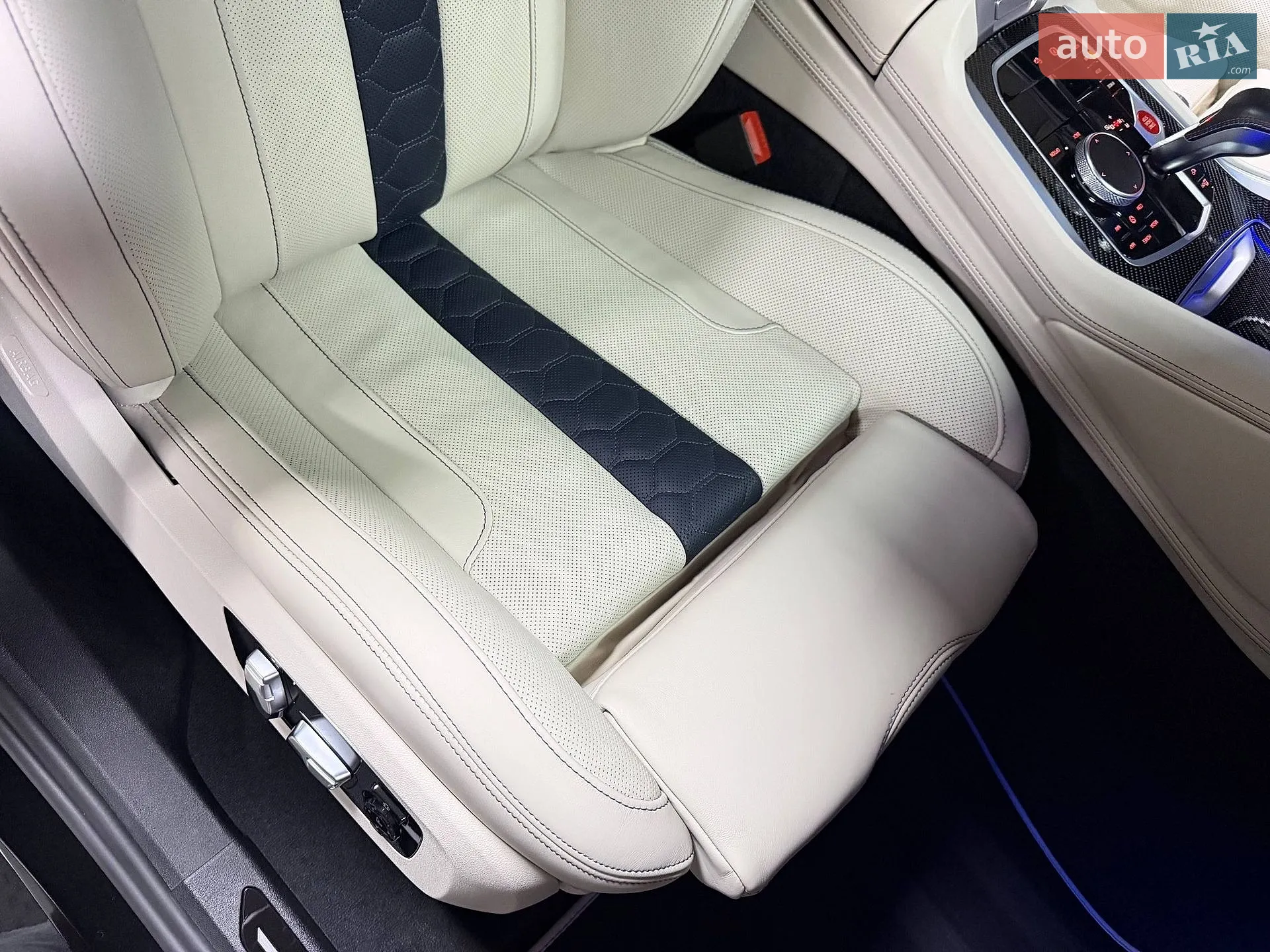 2022 BMW X6 M - мініатюра 120