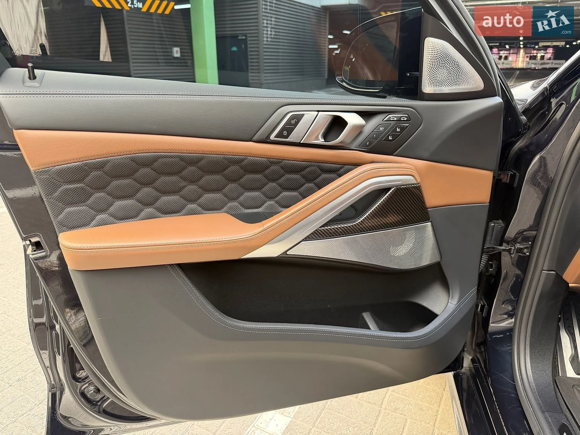 2022 BMW X6 M - мініатюра 17