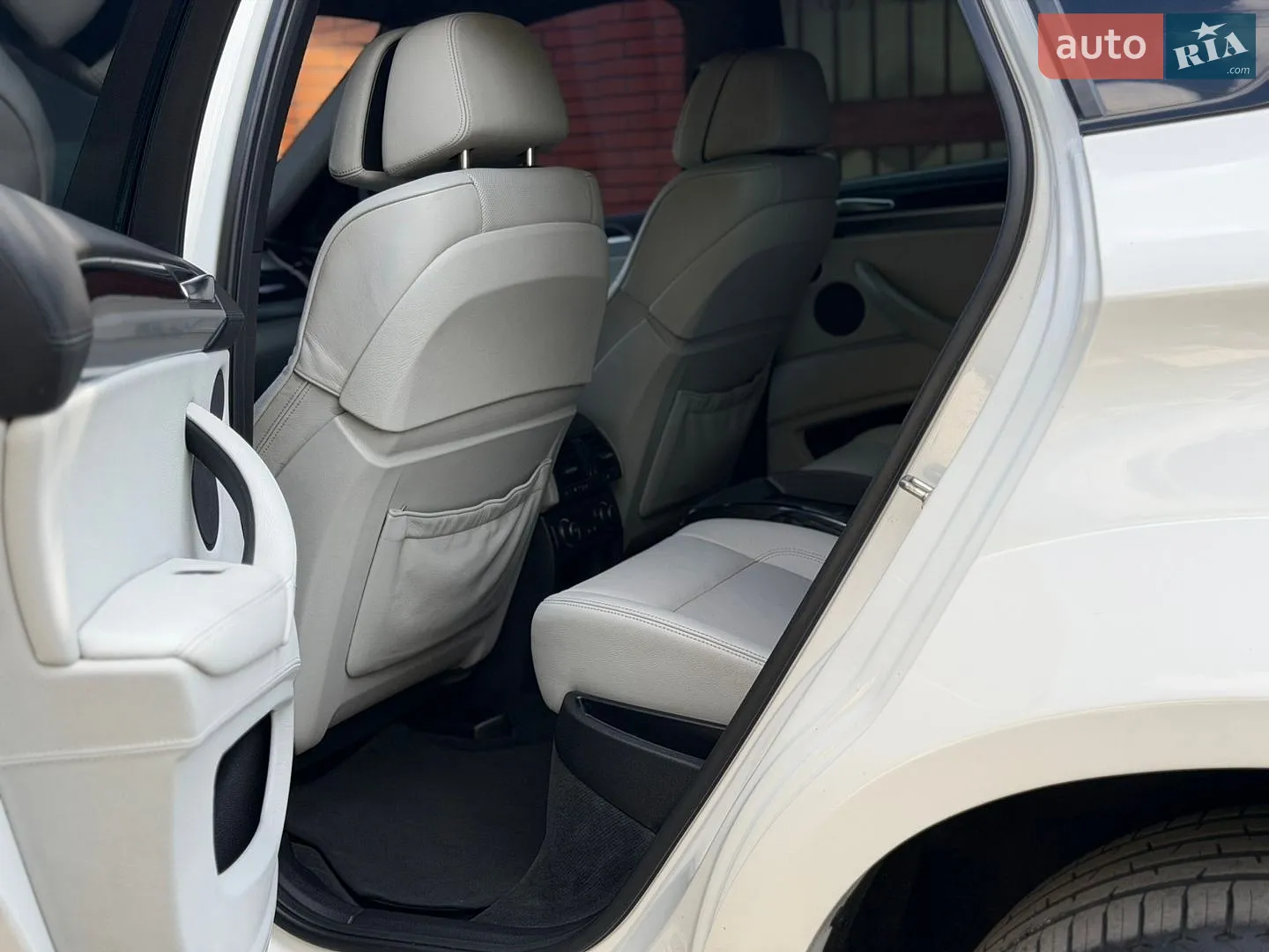 2011 BMW X6 M - мініатюра 31