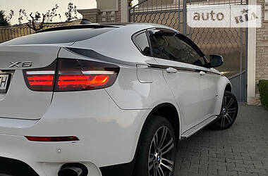 Позашляховик / Кросовер BMW X6 2012 в 