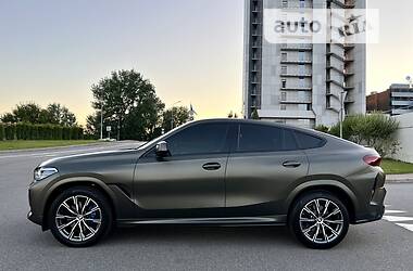 Позашляховик / Кросовер BMW X6 2021 в 