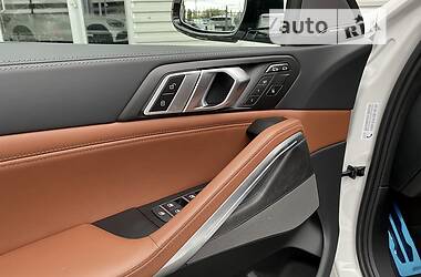 Позашляховик / Кросовер BMW X6 2022 в 