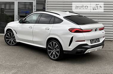Позашляховик / Кросовер BMW X6 2022 в 