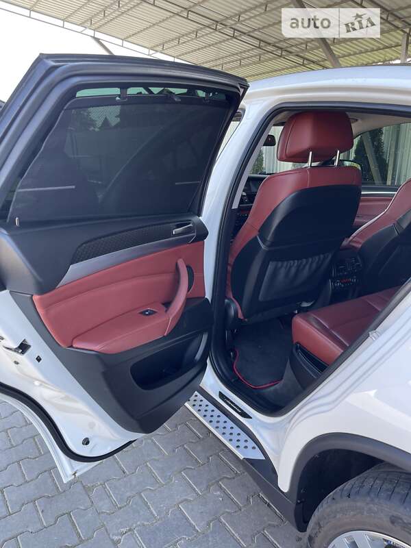 Позашляховик / Кросовер BMW X6 2013 в Чернівцях