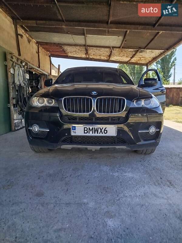 Внедорожник / Кроссовер BMW X6 2011 в 