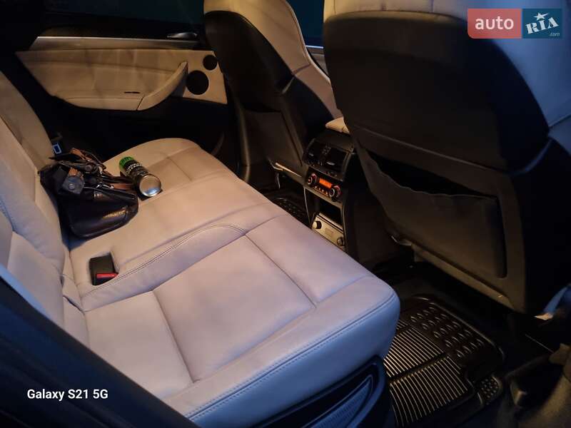 Внедорожник / Кроссовер BMW X6 2011 в Ровно