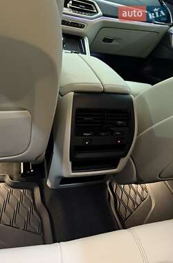 Внедорожник / Кроссовер BMW X6 2022 в 
