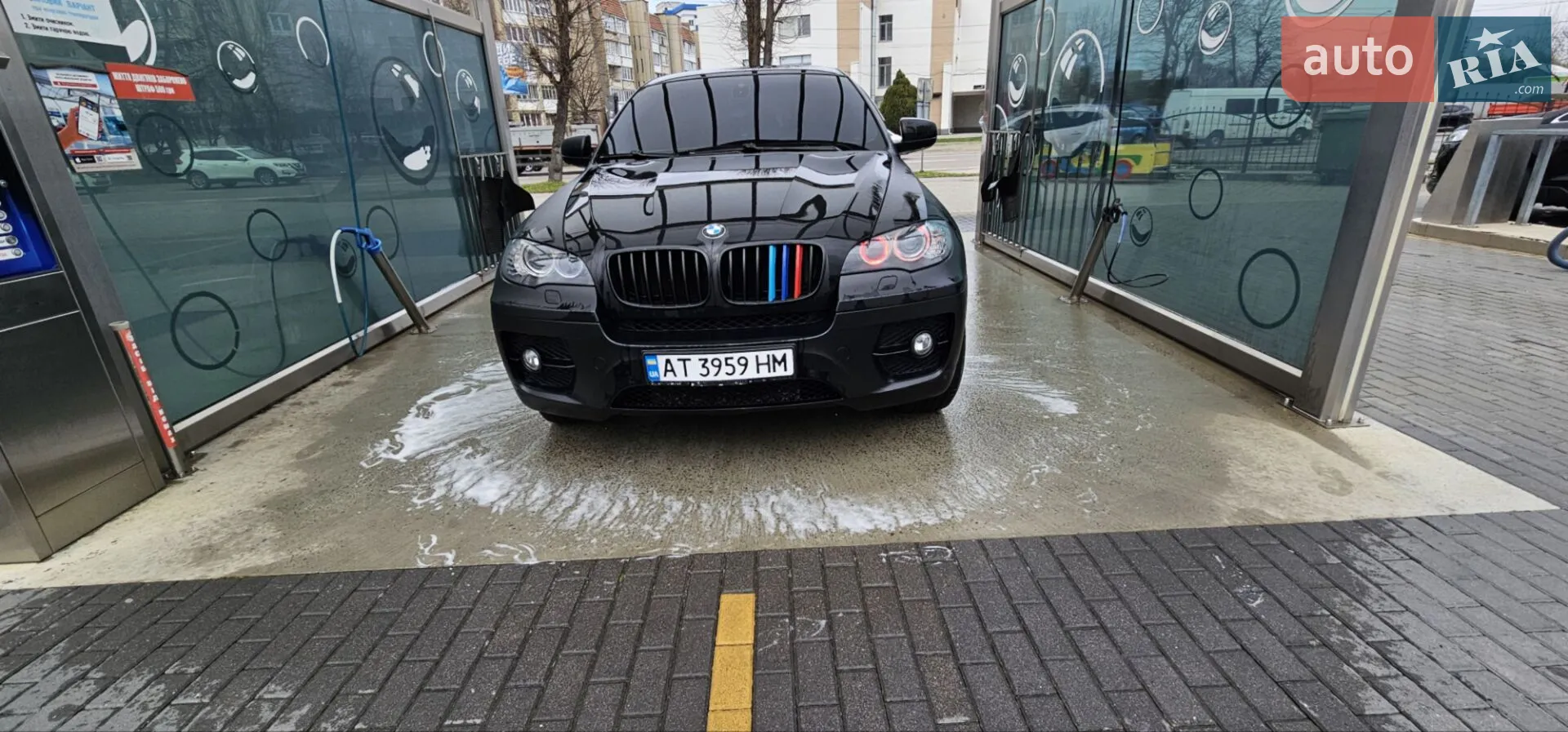 2011 BMW X6 - мініатюра 21