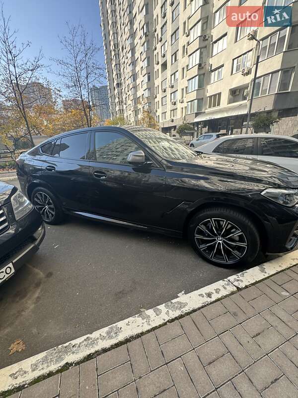Позашляховик / Кросовер BMW X6 2022 в 