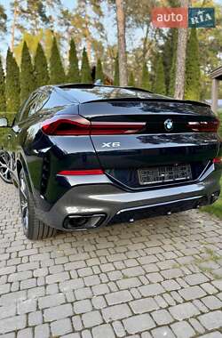 Позашляховик / Кросовер BMW X6 2022 в 