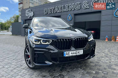 Позашляховик / Кросовер BMW X6 2022 в 