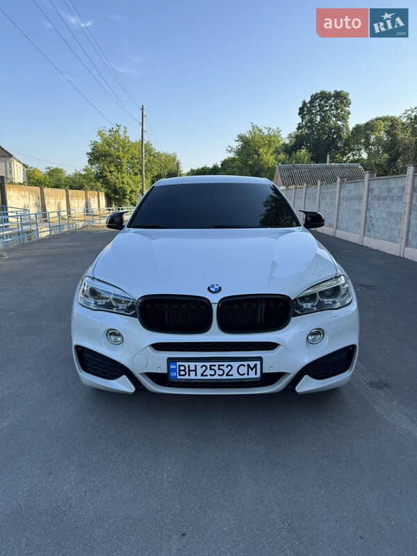 Позашляховик / Кросовер BMW X6 2017 в 