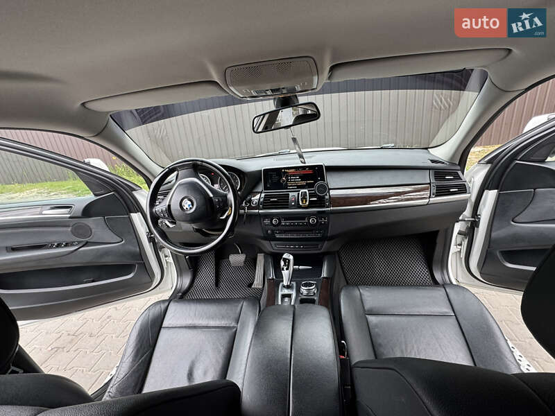 Внедорожник / Кроссовер BMW X6 2012 в Буче