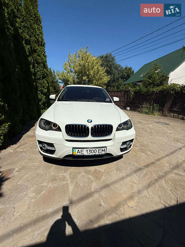 BMW X6 2011