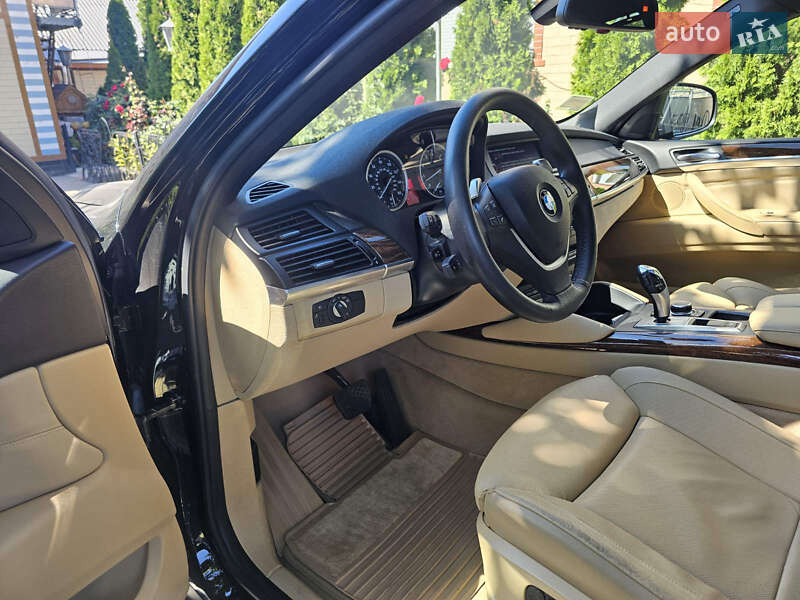 Внедорожник / Кроссовер BMW X6 2011 в Золотоноше