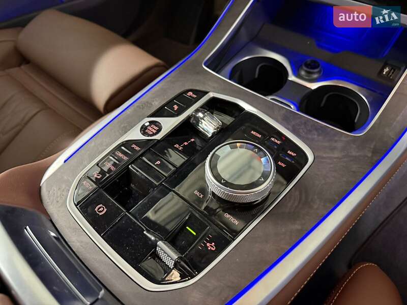Внедорожник / Кроссовер BMW X6 2021 в Киеве