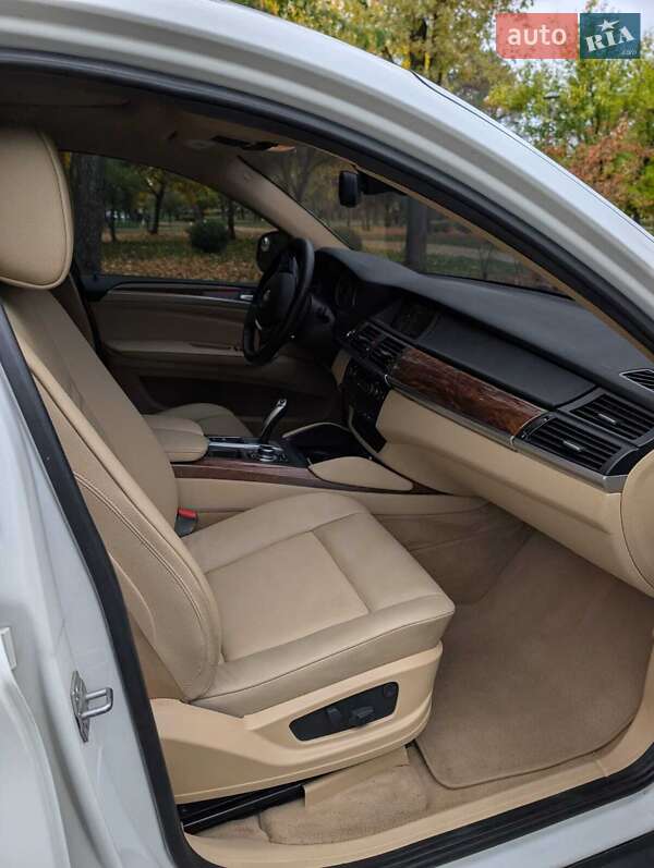 Позашляховик / Кросовер BMW X6 2012 в Києві