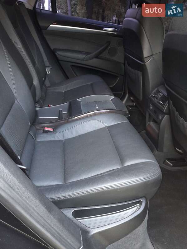 Внедорожник / Кроссовер BMW X6 2011 в Запорожье
