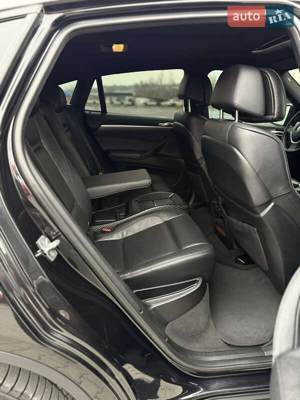 Внедорожник / Кроссовер BMW X6 2011 в Черновцах