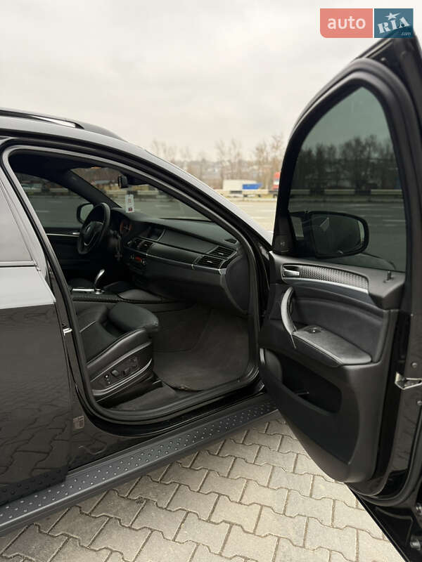 Внедорожник / Кроссовер BMW X6 2011 в Черновцах