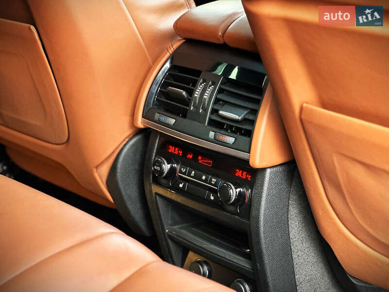 Внедорожник / Кроссовер BMW X6 2016 в Киеве