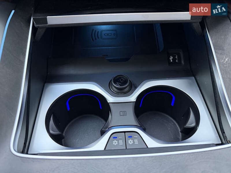 Внедорожник / Кроссовер BMW X6 2023 в Киеве