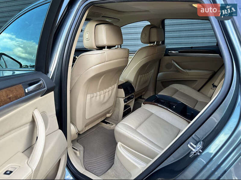 Внедорожник / Кроссовер BMW X6 2011 в Каменском