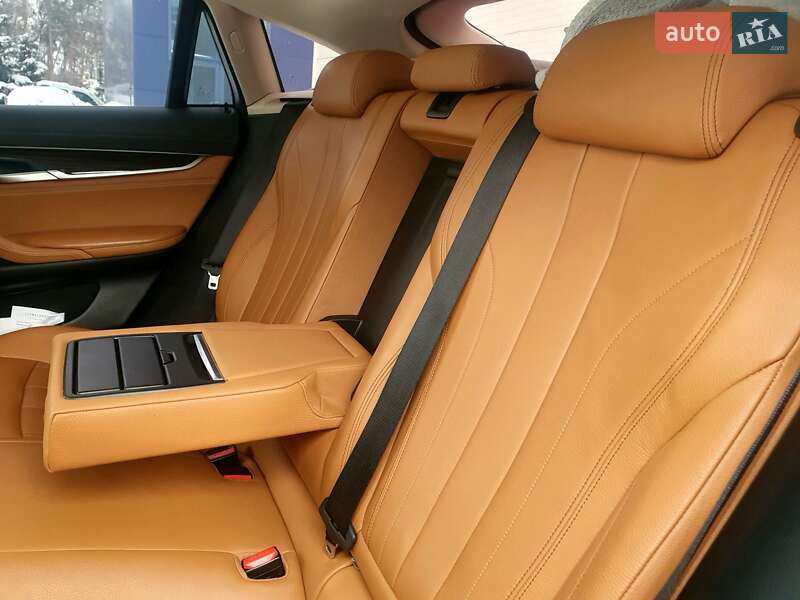 Внедорожник / Кроссовер BMW X6 2016 в Киеве