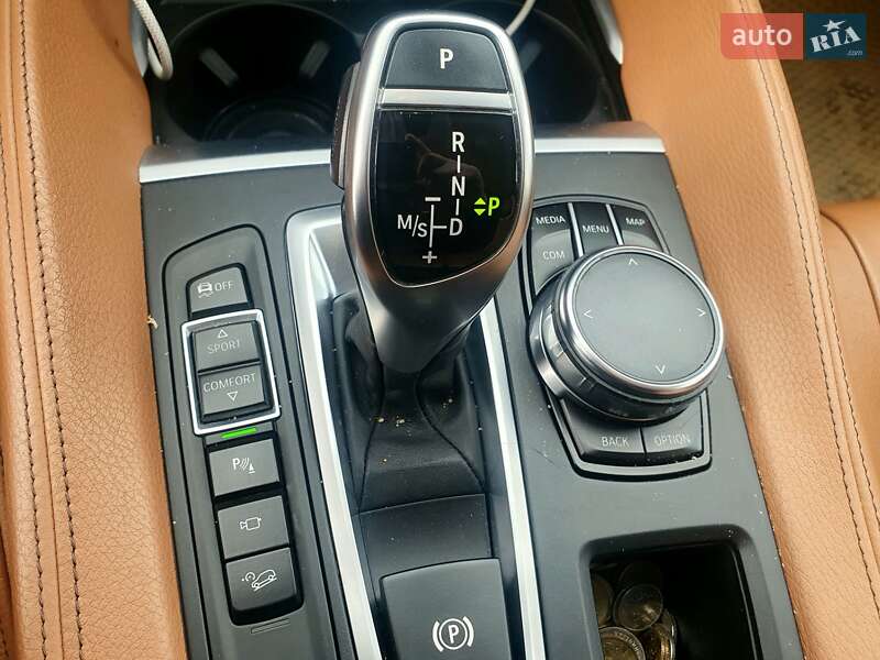 Внедорожник / Кроссовер BMW X6 2016 в Киеве