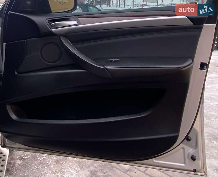 Внедорожник / Кроссовер BMW X6 2012 в Ровно