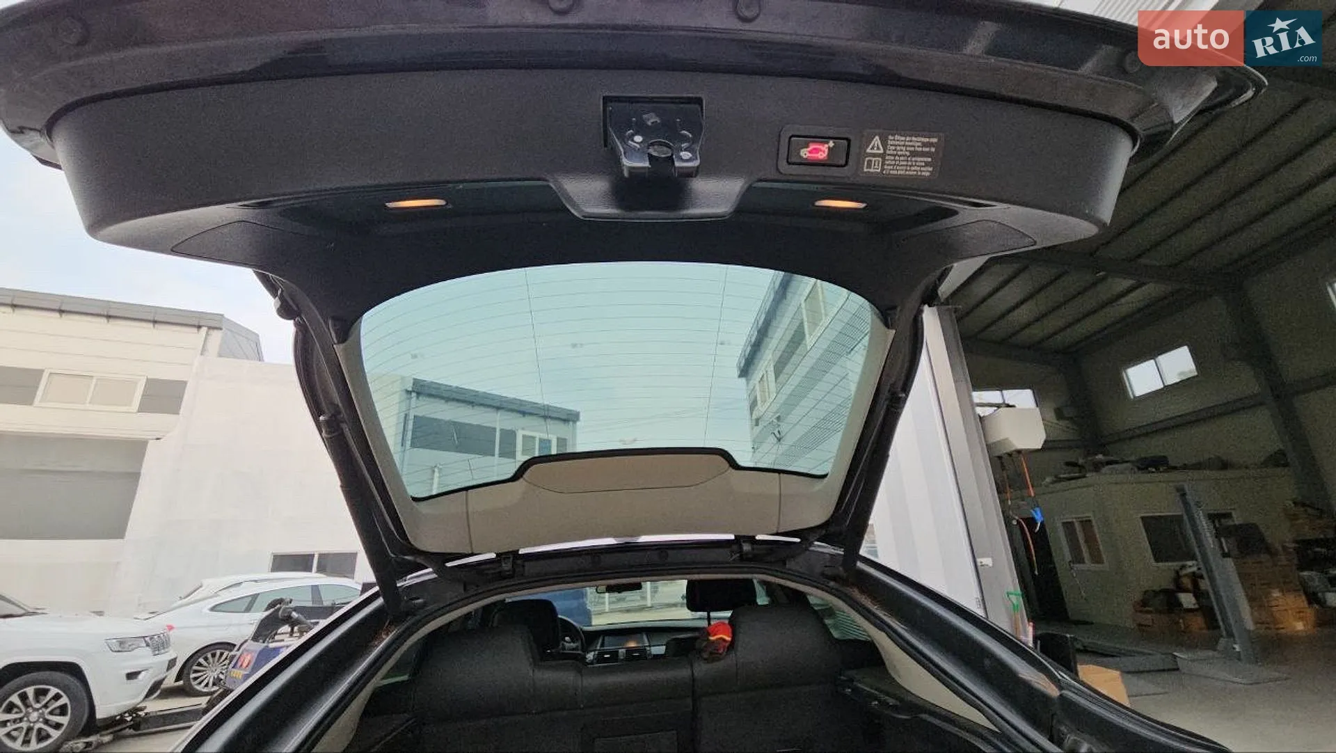 2010 BMW X6 - мініатюра 27