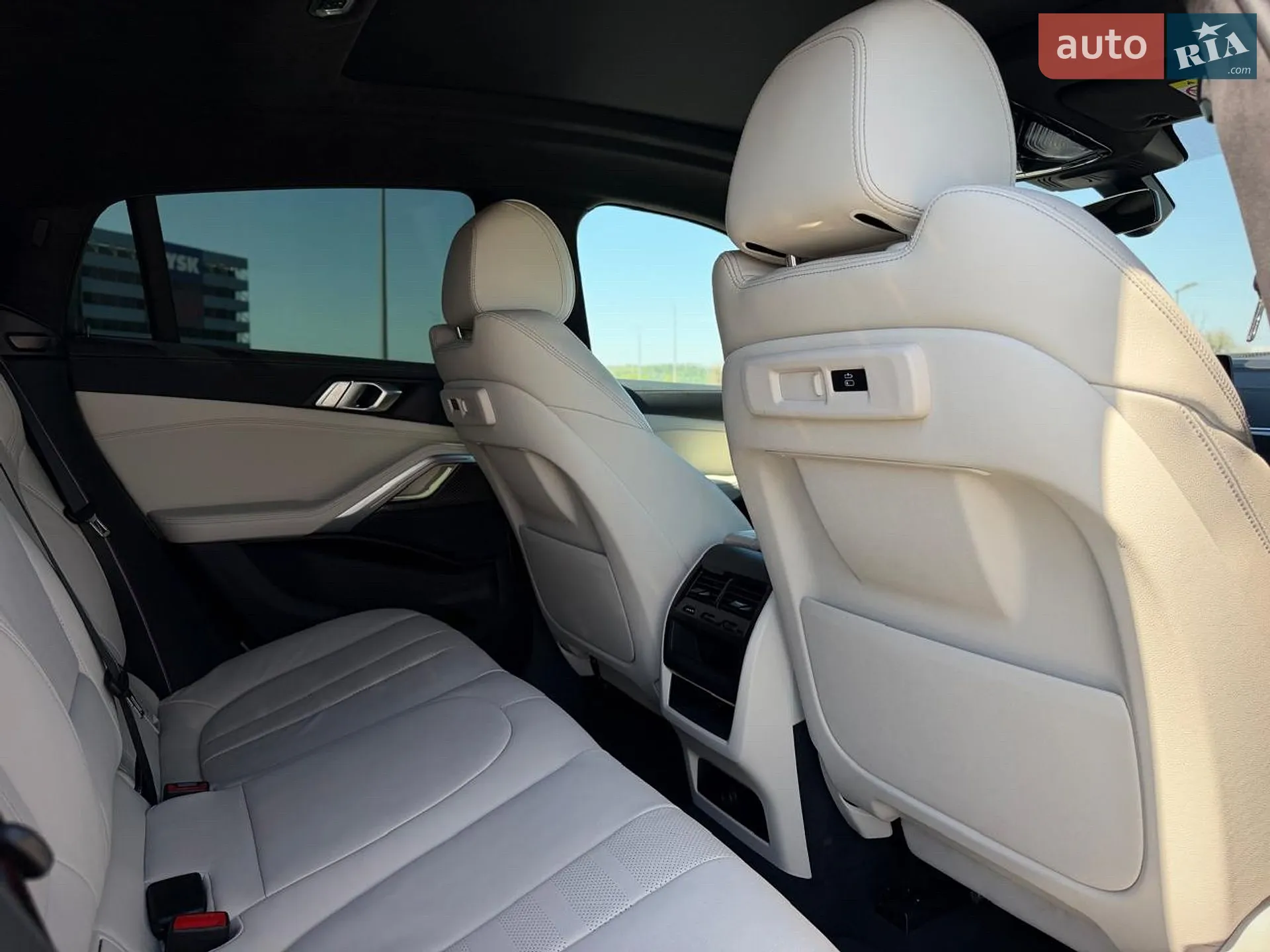 2022 BMW X6 - мініатюра 72