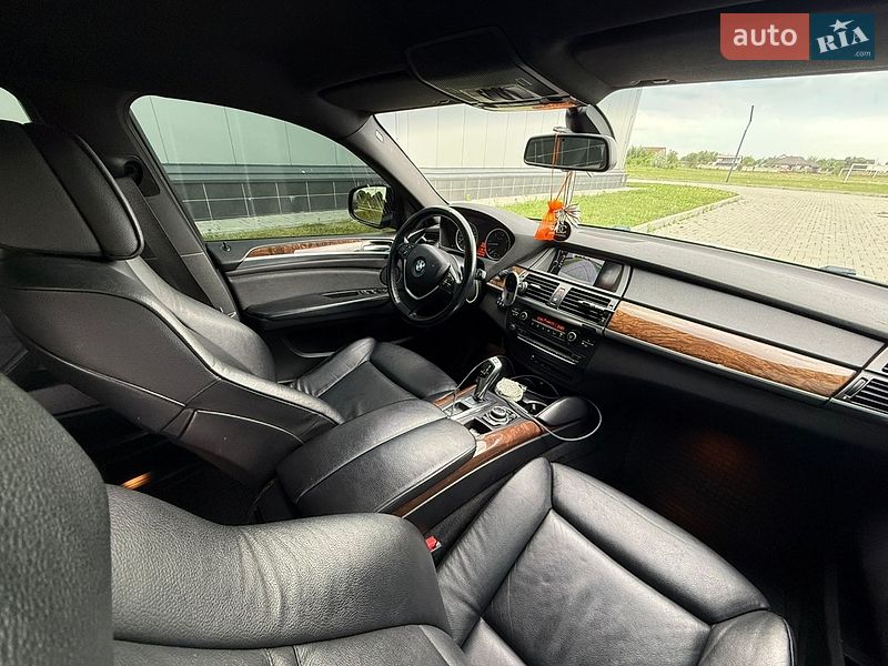 Внедорожник / Кроссовер BMW X6 2011 в Ровно