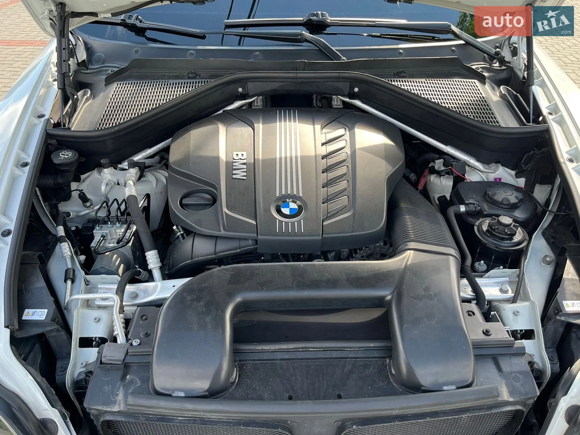 2010 BMW X6 - мініатюра 92