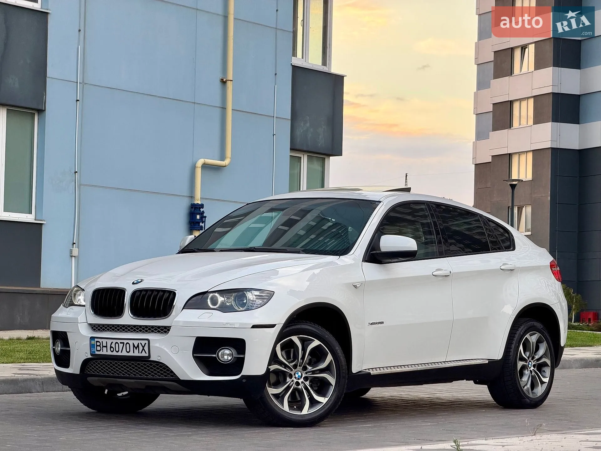2010 BMW X6 - мініатюра 14