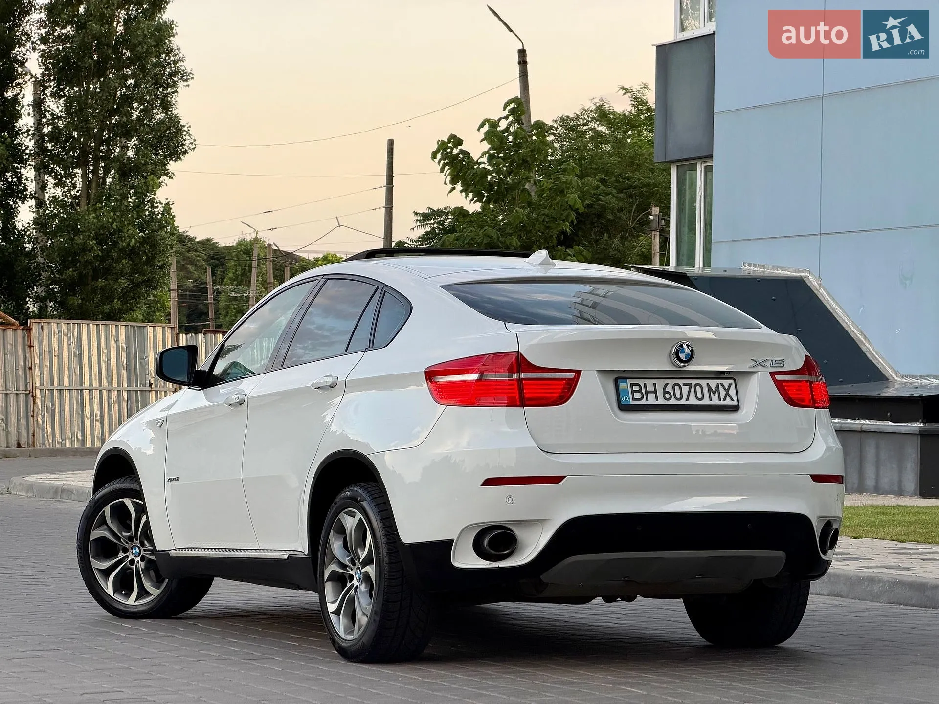 2010 BMW X6 - мініатюра 28