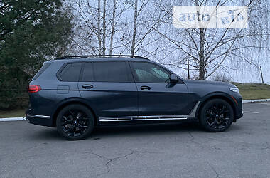 Позашляховик / Кросовер BMW X7 2020 в 