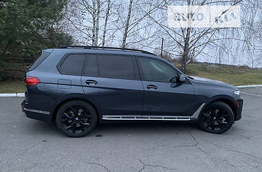 Позашляховик / Кросовер BMW X7 2020 в 