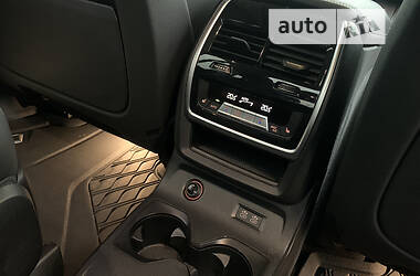 Позашляховик / Кросовер BMW X7 2020 в 